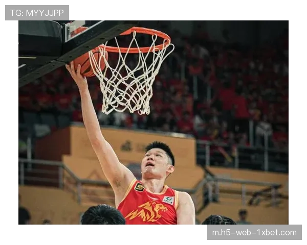 胡金秋护框能力展现 有效限制日本队内线冲击